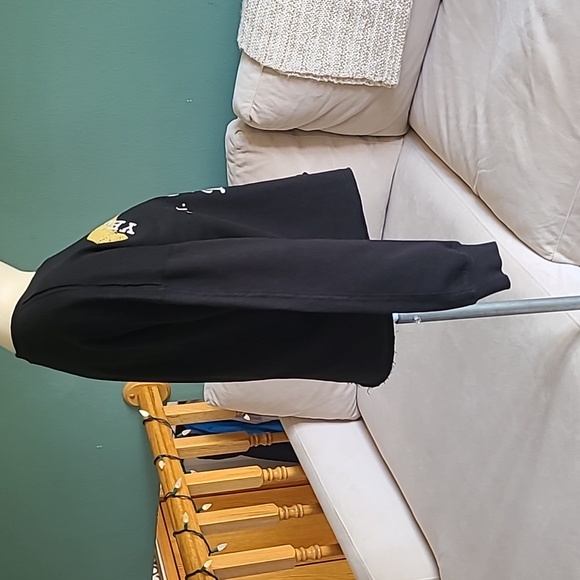 Yellowstone Dutton Ranch Cropped Sweatshirt, Size Medium - Picture 3 of 6